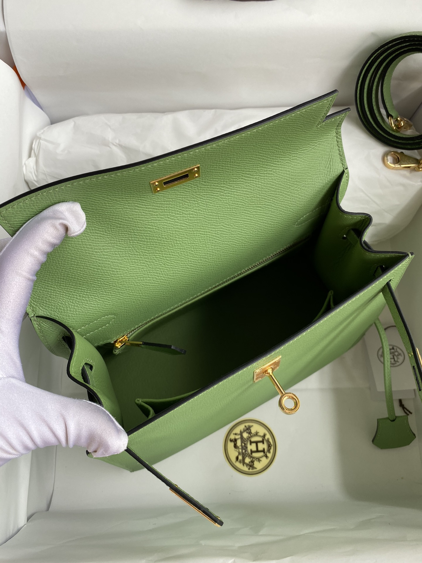 Hermes Kelly 25cm Handbag Shoulder Bag in Green Kiwi Epsom Leather